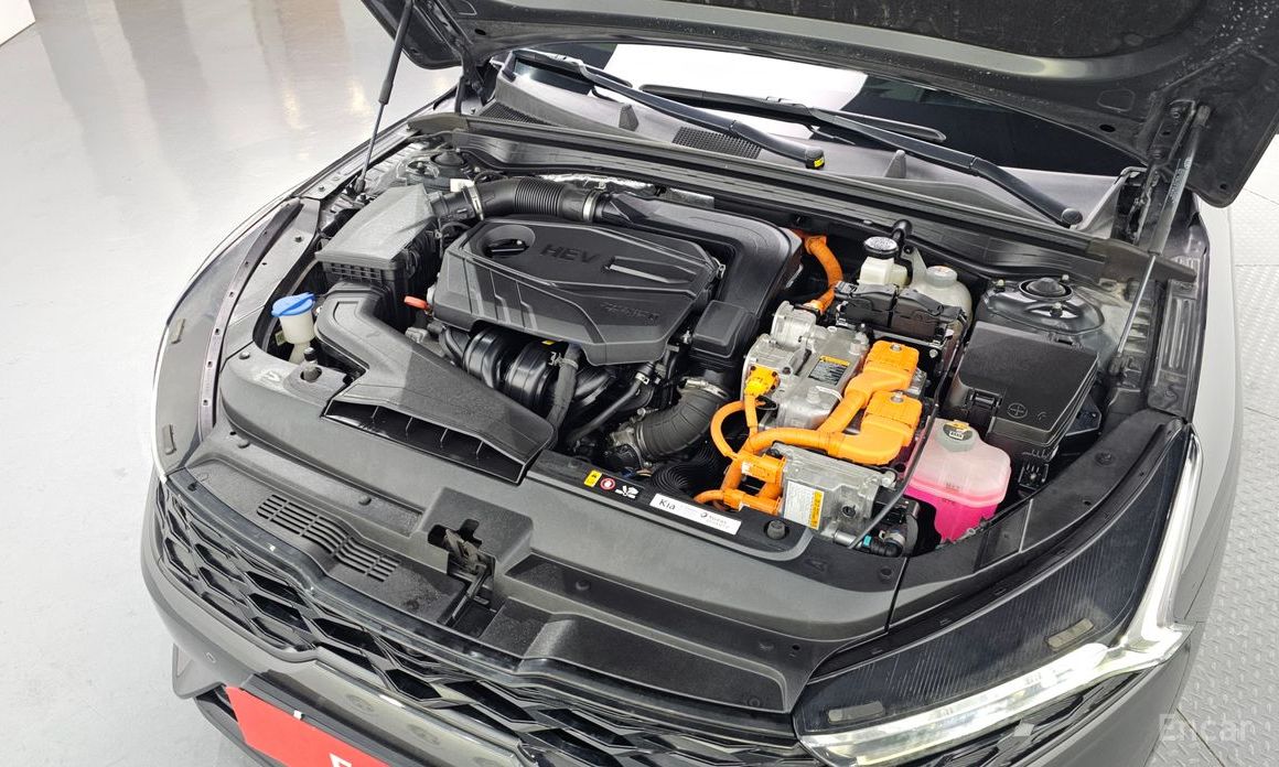 2022 Kia K5 III Signature с пробегом 70 441 км