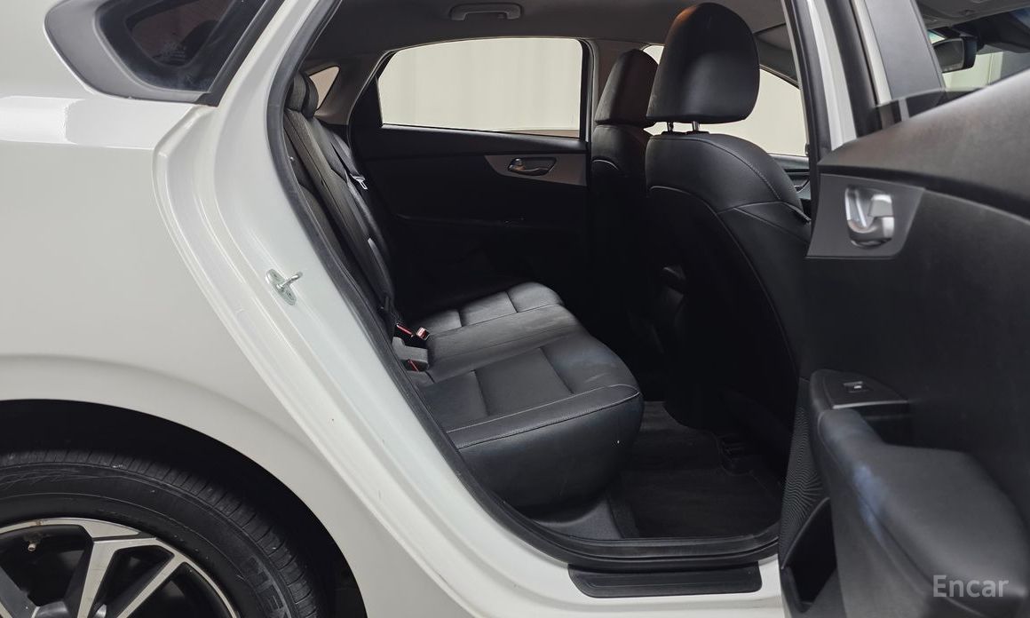 2022 Kia K3 II Рестайлинг 1.6 Trendy с пробегом 101 373 км