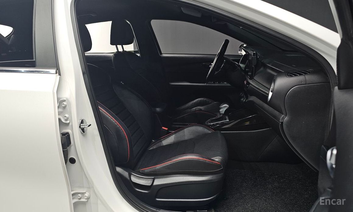2021 Kia K3 II Рестайлинг 1.6 Turbo GT 5Door Signature с пробегом 125 580 км