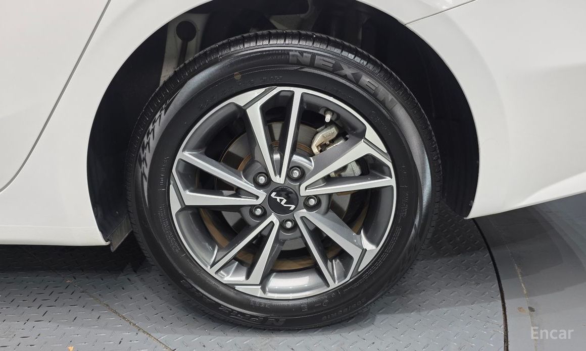 2021 Kia K3 II Рестайлинг 1.6 Prestige с пробегом 42 893 км