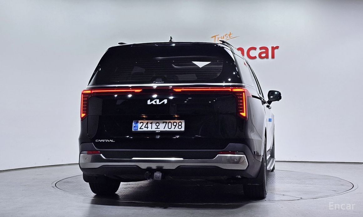 2023 Kia Carnival IV Рестайлинг 9-Seater Noblesse с пробегом 14 820 км