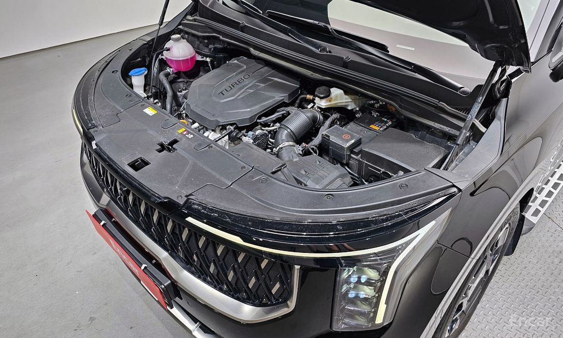 2023 Kia Carnival IV Рестайлинг 9-Seater Noblesse с пробегом 14 820 км
