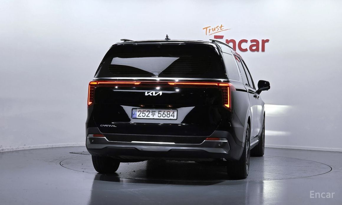 2024 Kia Carnival IV Рестайлинг 9-Seater Signature с пробегом 25 856 км