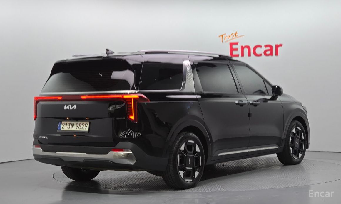 2024 Kia Carnival IV Рестайлинг 9-Seater Signature с пробегом 17 860 км