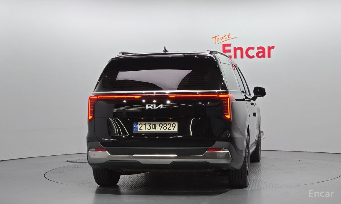 2024 Kia Carnival IV Рестайлинг 9-Seater Signature с пробегом 17 860 км