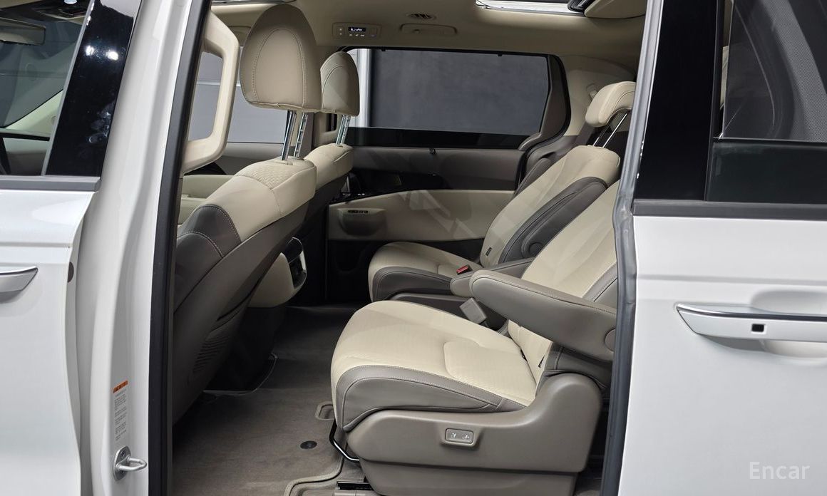 2025 Kia Carnival IV Рестайлинг HEV 9seater Gravity с пробегом 14 552 км