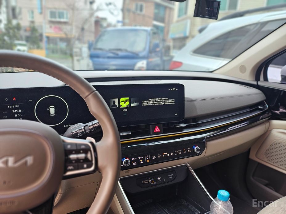2024 Kia Carnival IV Рестайлинг HEV 9seater Signature с пробегом 24 800 км