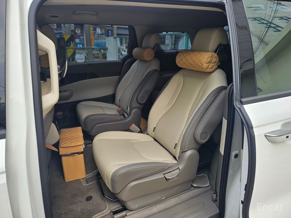 2024 Kia Carnival IV Рестайлинг HEV 9seater Signature с пробегом 24 800 км