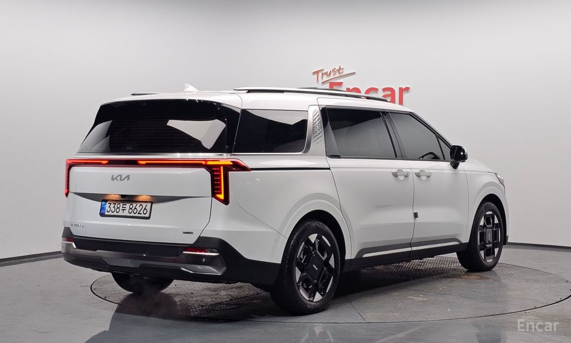 2024 Kia Carnival IV Рестайлинг HEV 9seater Signature с пробегом 15 537 км