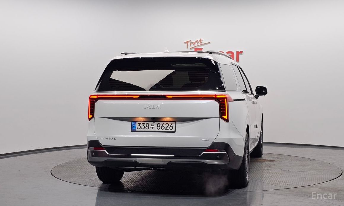 2024 Kia Carnival IV Рестайлинг HEV 9seater Signature с пробегом 15 537 км