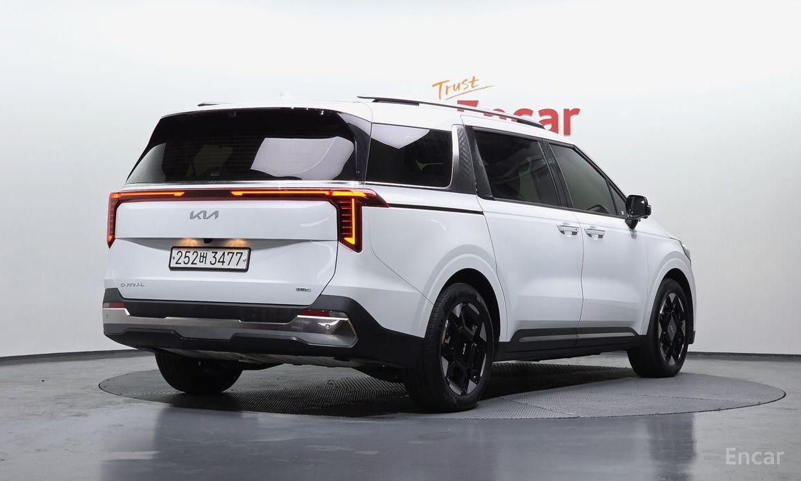 2024 Kia Carnival IV Рестайлинг HEV 9seater Signature с пробегом 28 042 км