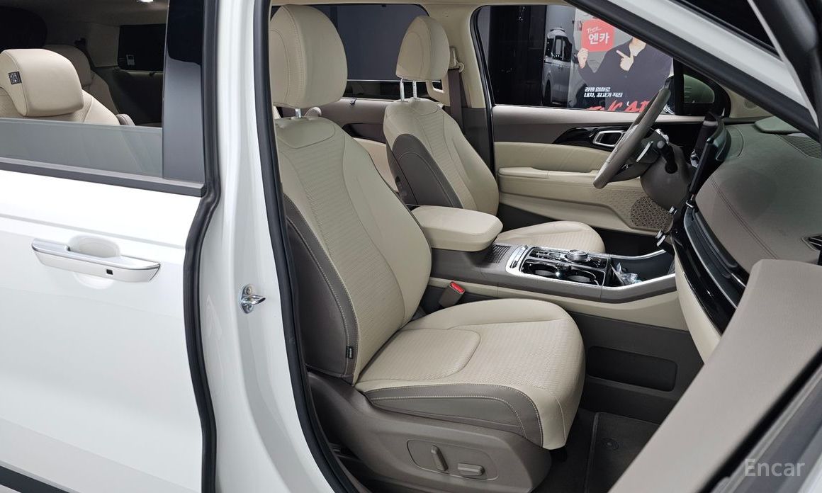 2024 Kia Carnival IV Рестайлинг HEV 9seater Signature с пробегом 15 537 км