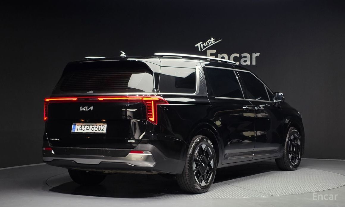 2025 Kia Carnival IV Рестайлинг HEV 9seater Signature с пробегом 15 649 км