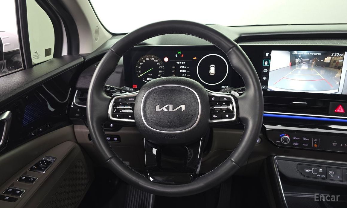 2024 Kia Carnival IV Рестайлинг HEV 9seater Signature с пробегом 28 042 км