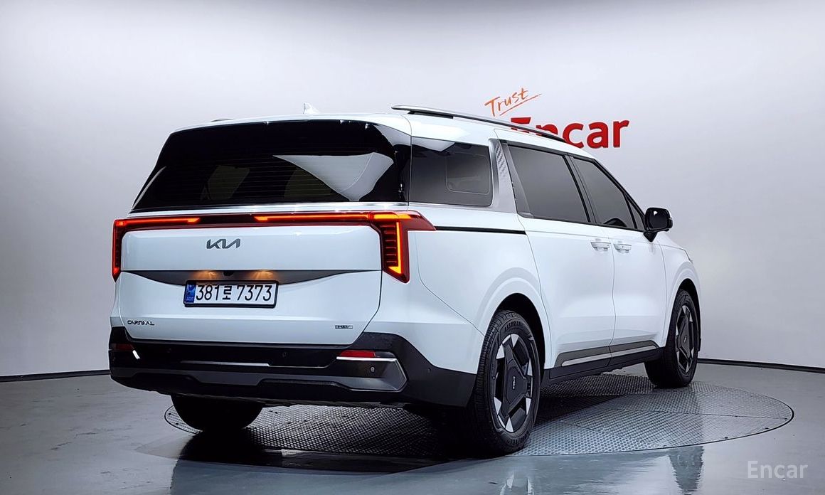2024 Kia Carnival IV Рестайлинг HEV 9seater Nobless с пробегом 8 836 км