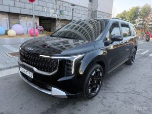 2025 Kia Carnival IV Рестайлинг HEV 9 seater Prestige с пробегом 15 400 км