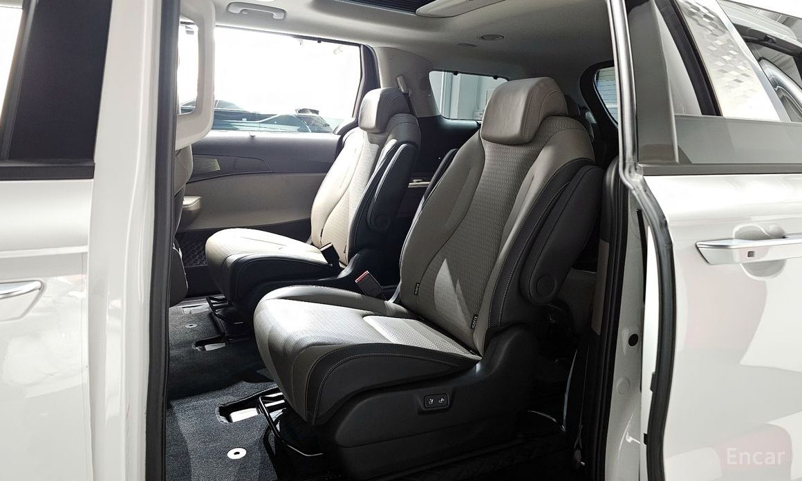 2025 Kia Carnival IV Рестайлинг HEV 9seater Signature с пробегом 12 770 км