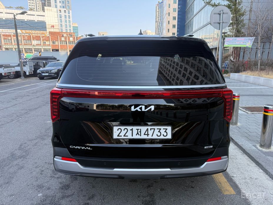 2025 Kia Carnival IV Рестайлинг HEV 9 seater Prestige с пробегом 15 400 км