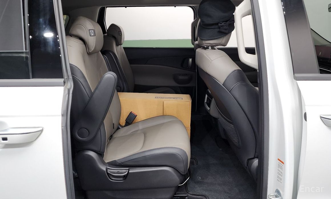 2024 Kia Carnival IV Рестайлинг HEV 9seater Nobless с пробегом 8 836 км