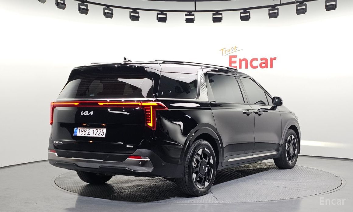 2025 Kia Carnival IV Рестайлинг HEV 9seater Signature с пробегом 30 532 км