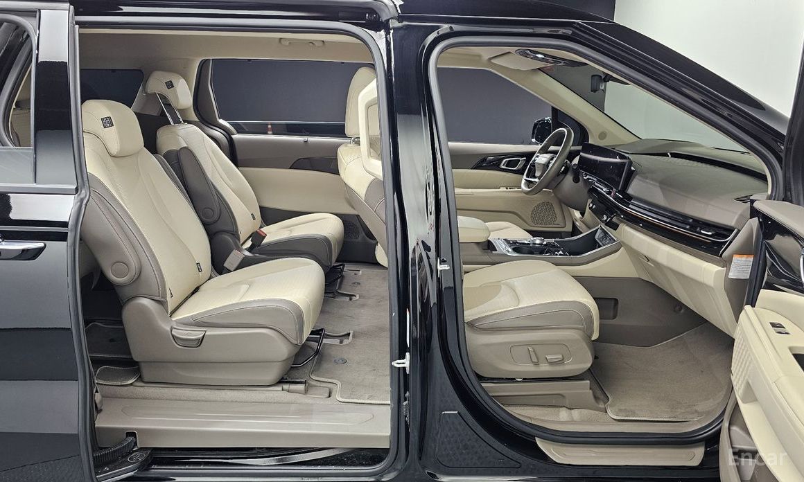 2025 Kia Carnival IV Рестайлинг HEV 9seater Signature с пробегом 30 532 км
