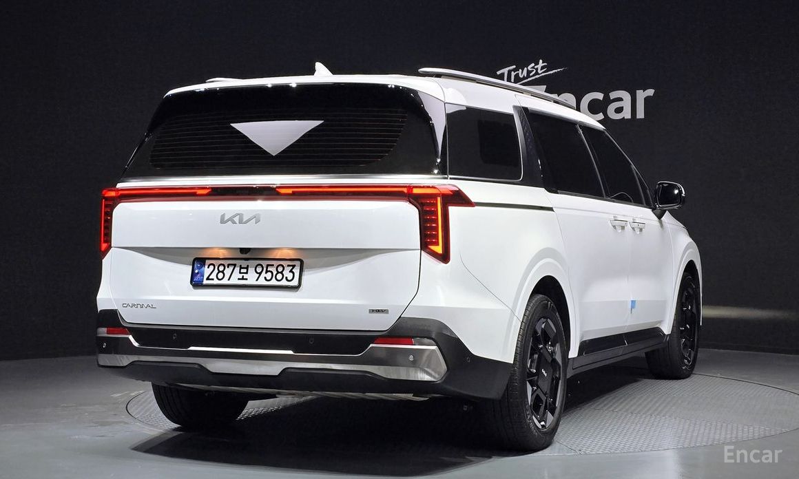 2025 Kia Carnival IV Рестайлинг HEV 9seater Nobless с пробегом 43 175 км