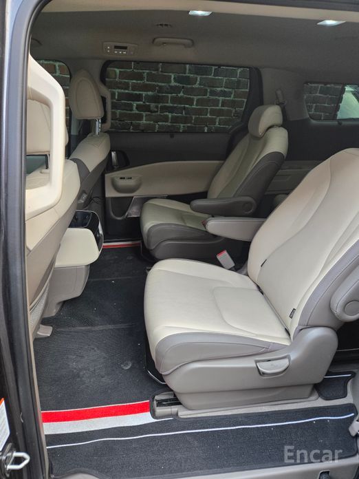 2024 Kia Carnival IV Рестайлинг HEV 9seater Nobless с пробегом 14 790 км