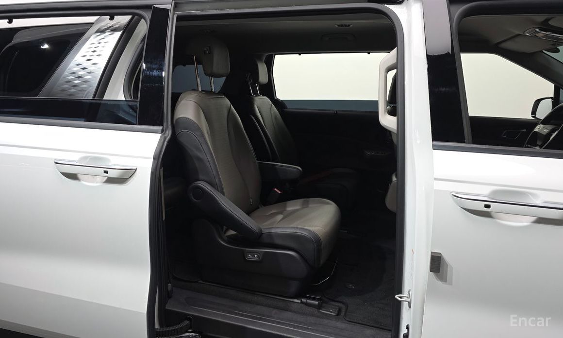2024 Kia Carnival IV Рестайлинг HEV 9seater Nobless с пробегом 9 445 км