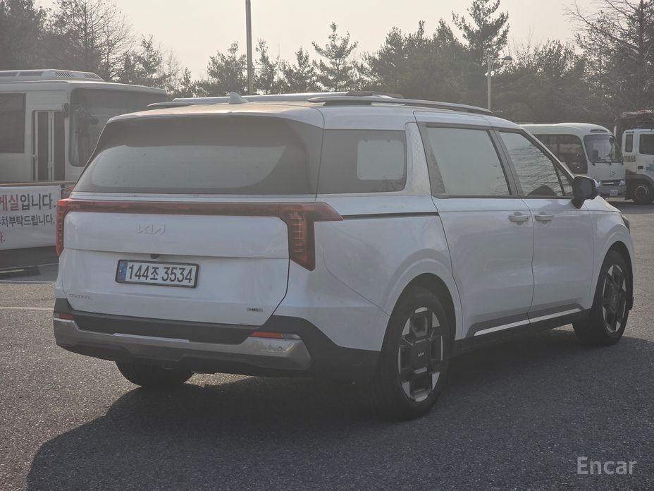 2024 Kia Carnival IV Рестайлинг HEV 9seater Signature с пробегом 4 941 км
