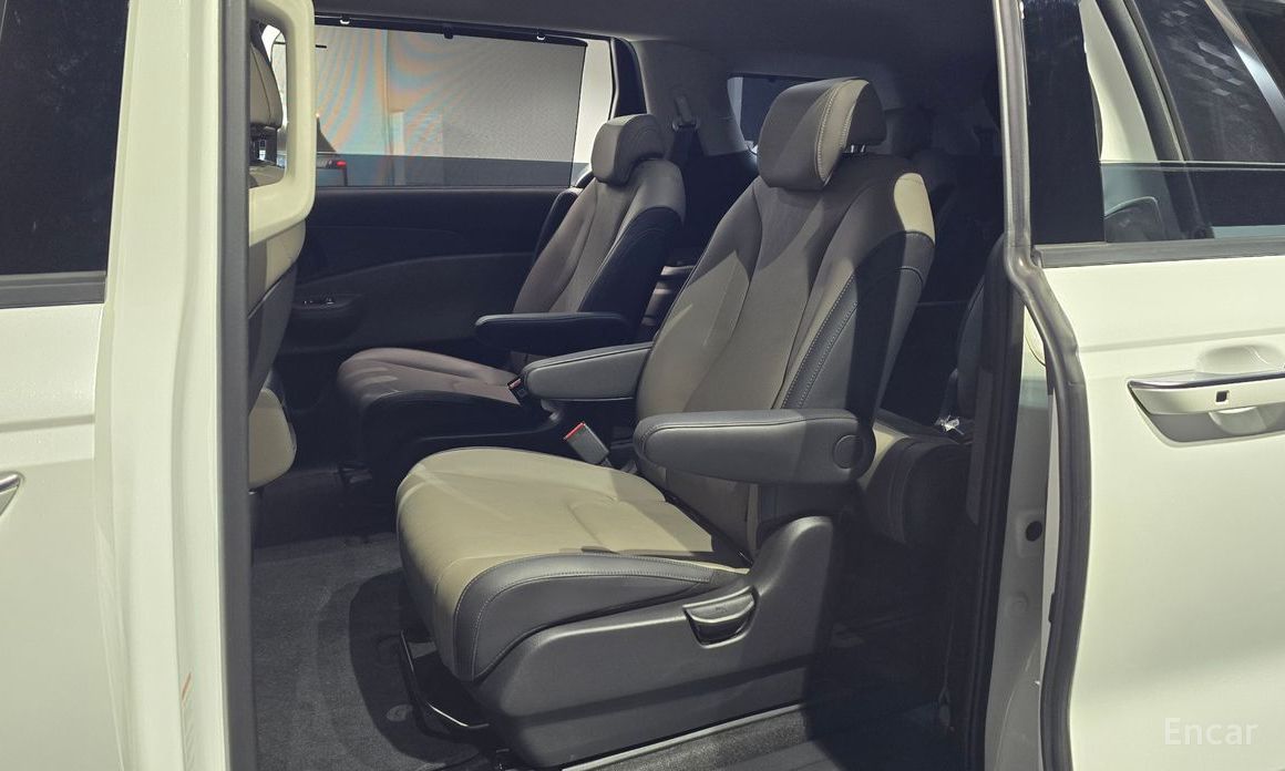 2025 Kia Carnival IV Рестайлинг HEV 9seater Nobless с пробегом 43 175 км