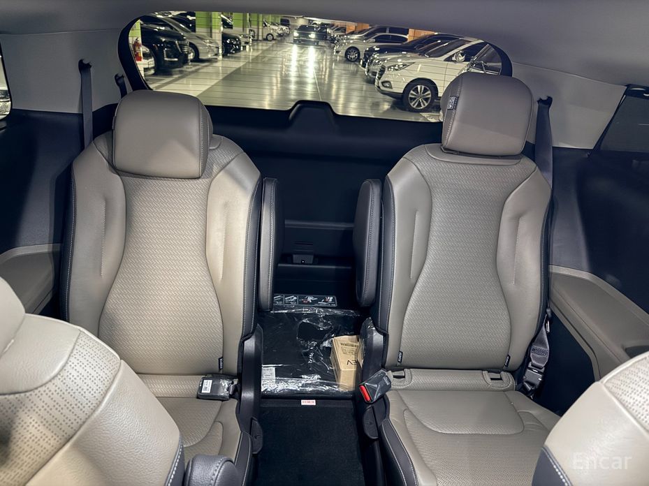 2025 Kia Carnival IV Рестайлинг HEV 9seater Nobless с пробегом 5 897 км