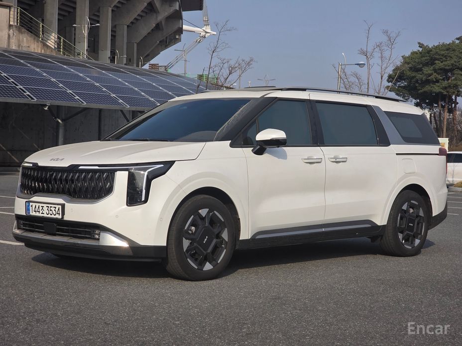 2024 Kia Carnival IV Рестайлинг HEV 9seater Signature с пробегом 4 941 км