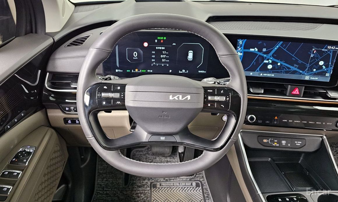 2025 Kia Carnival IV Рестайлинг HEV 9seater Gravity с пробегом 10 452 км