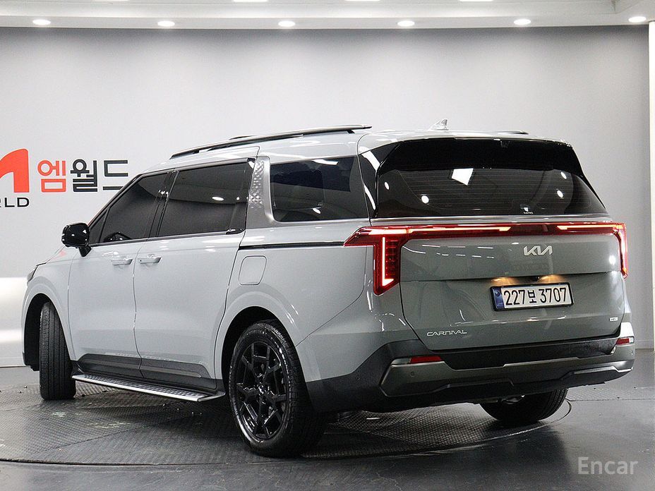 2025 Kia Carnival IV Рестайлинг HEV 9seater Gravity с пробегом 6 246 км