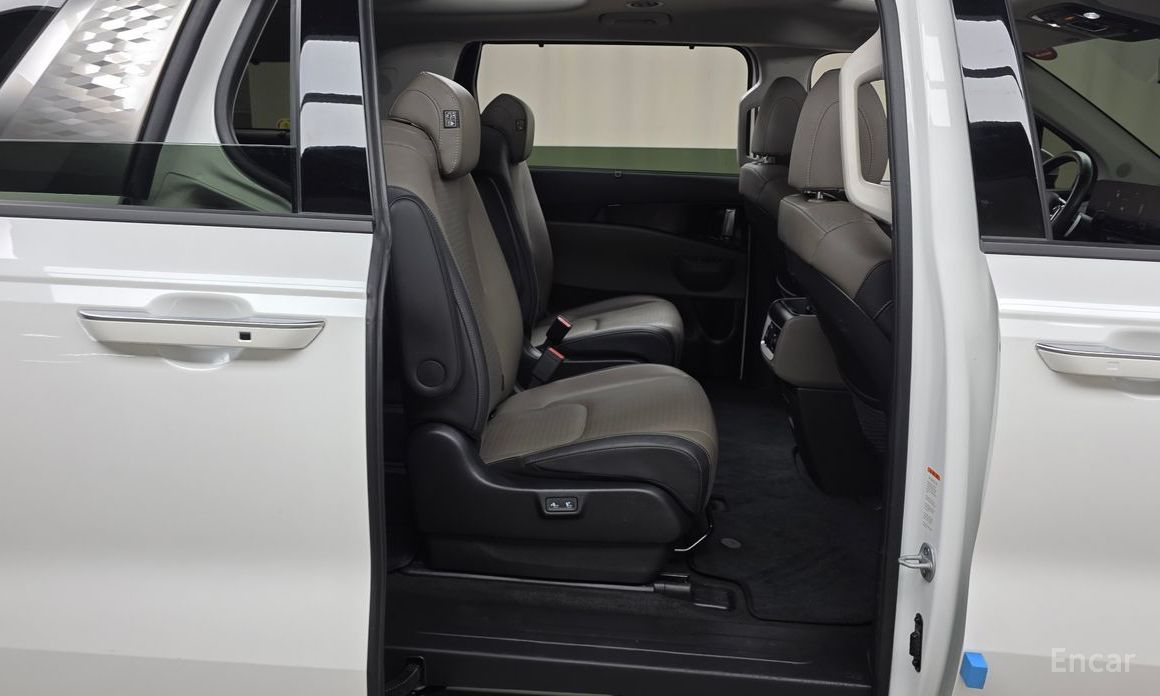 2024 Kia Carnival IV Рестайлинг HEV 9seater Signature с пробегом 37 602 км