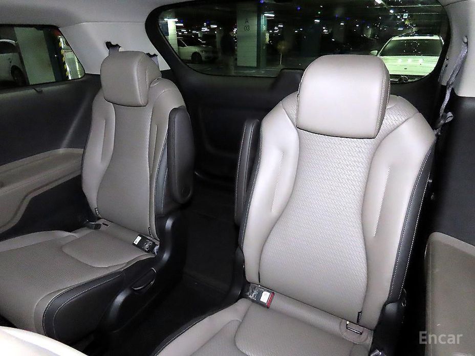 2024 Kia Carnival IV Рестайлинг HEV 9seater Signature с пробегом 85 355 км