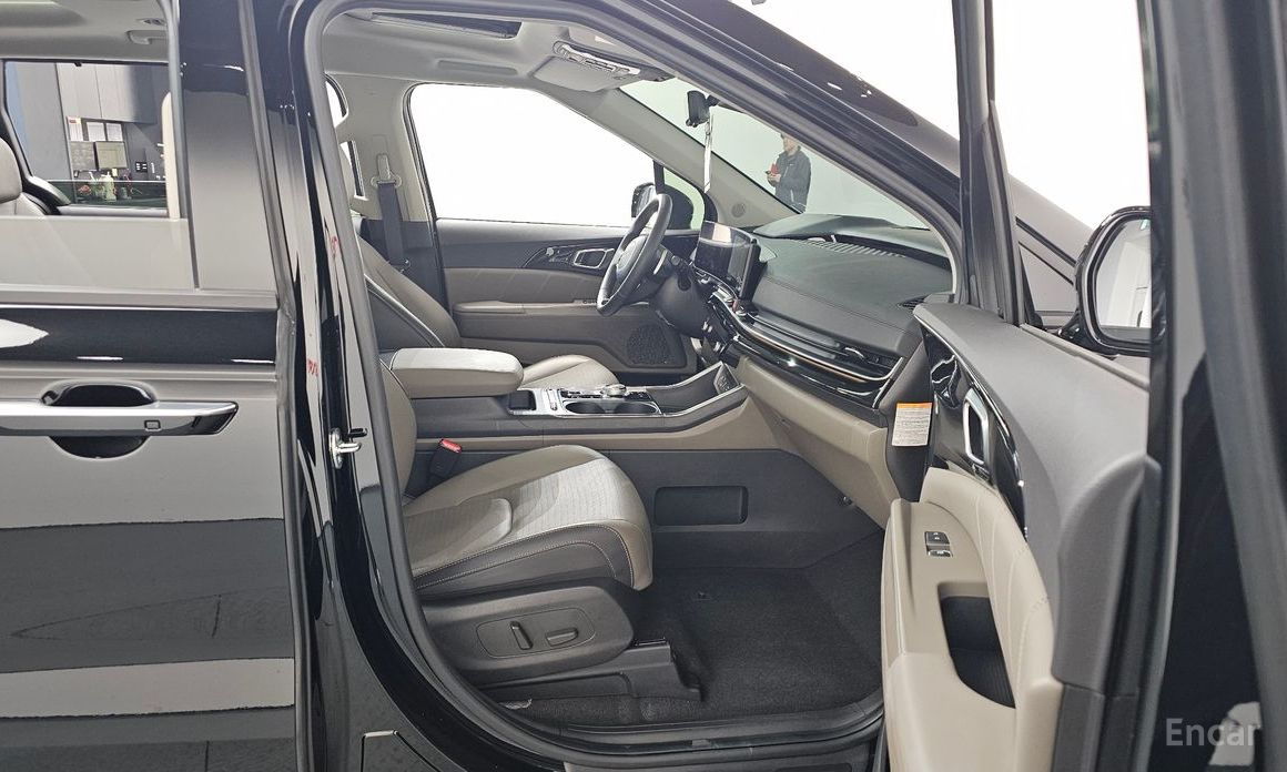 2024 Kia Carnival IV Рестайлинг HEV 9seater Signature с пробегом 29 863 км