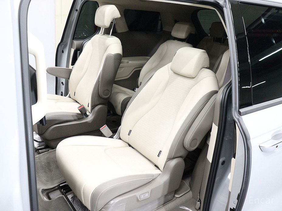 2025 Kia Carnival IV Рестайлинг HEV 9seater Gravity с пробегом 6 246 км
