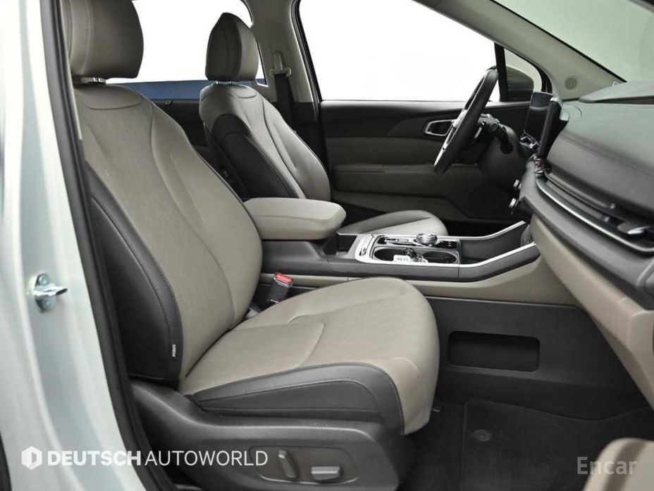 2025 Kia Carnival IV Рестайлинг HEV 9seater Nobless с пробегом 10 000 км