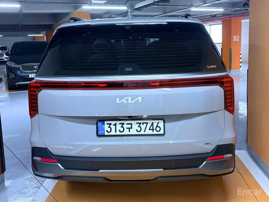 2025 Kia Carnival IV Рестайлинг HEV 9seater Gravity с пробегом 4 200 км