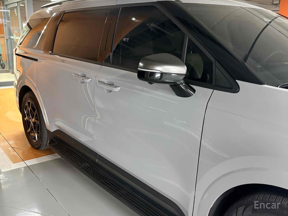 2025 Kia Carnival IV Рестайлинг HEV 9seater Gravity с пробегом 4 200 км