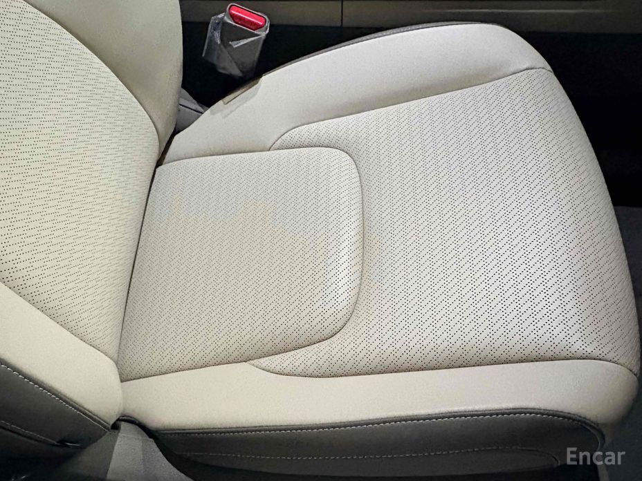 2025 Kia Carnival IV Рестайлинг HEV 9seater Gravity с пробегом 4 200 км