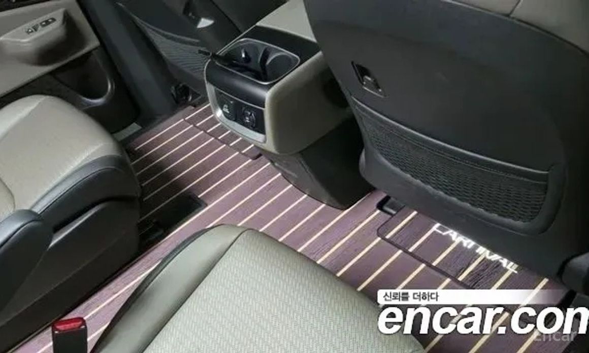 2025 Kia Carnival IV Рестайлинг Gasoline 9-Seater Hi Limousine (7-seater Limousine(Special vehicle) с пробегом 13 106 км