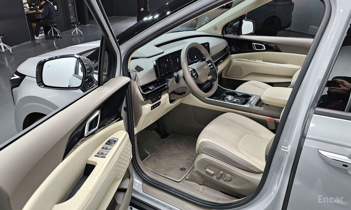 2025 Kia Carnival IV Рестайлинг Gasoline 9 Seater X Line с пробегом 10 957 км