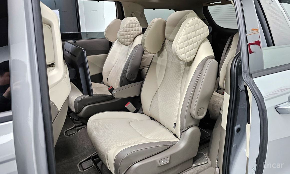 2025 Kia Carnival IV Рестайлинг Gasoline 9 Seater X Line с пробегом 10 957 км