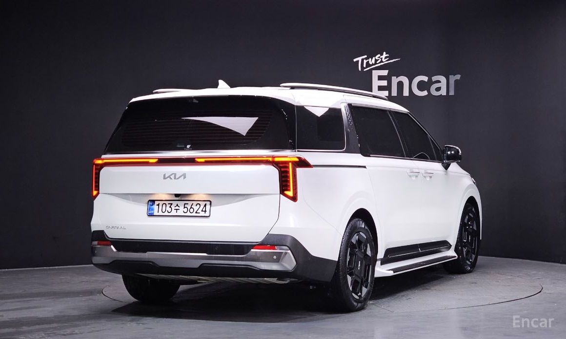 2025 Kia Carnival IV Рестайлинг Gasoline 9-Seater Signature с пробегом 4 740 км