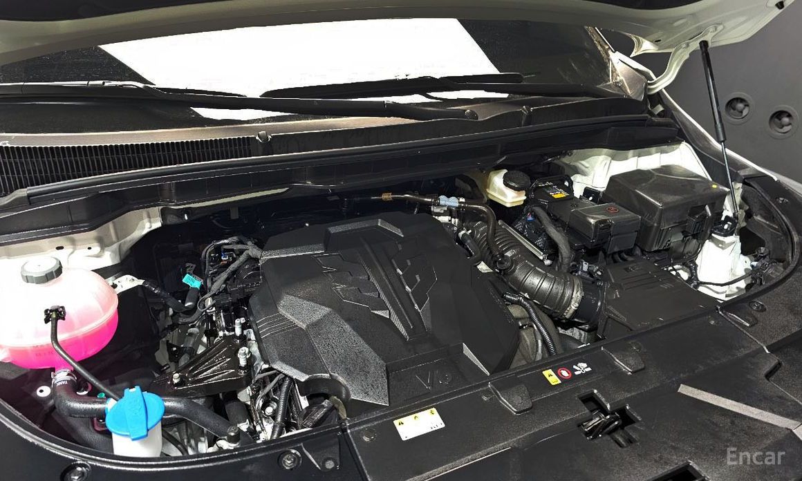 2025 Kia Carnival IV Рестайлинг Gasoline 9-Seater Signature с пробегом 4 740 км
