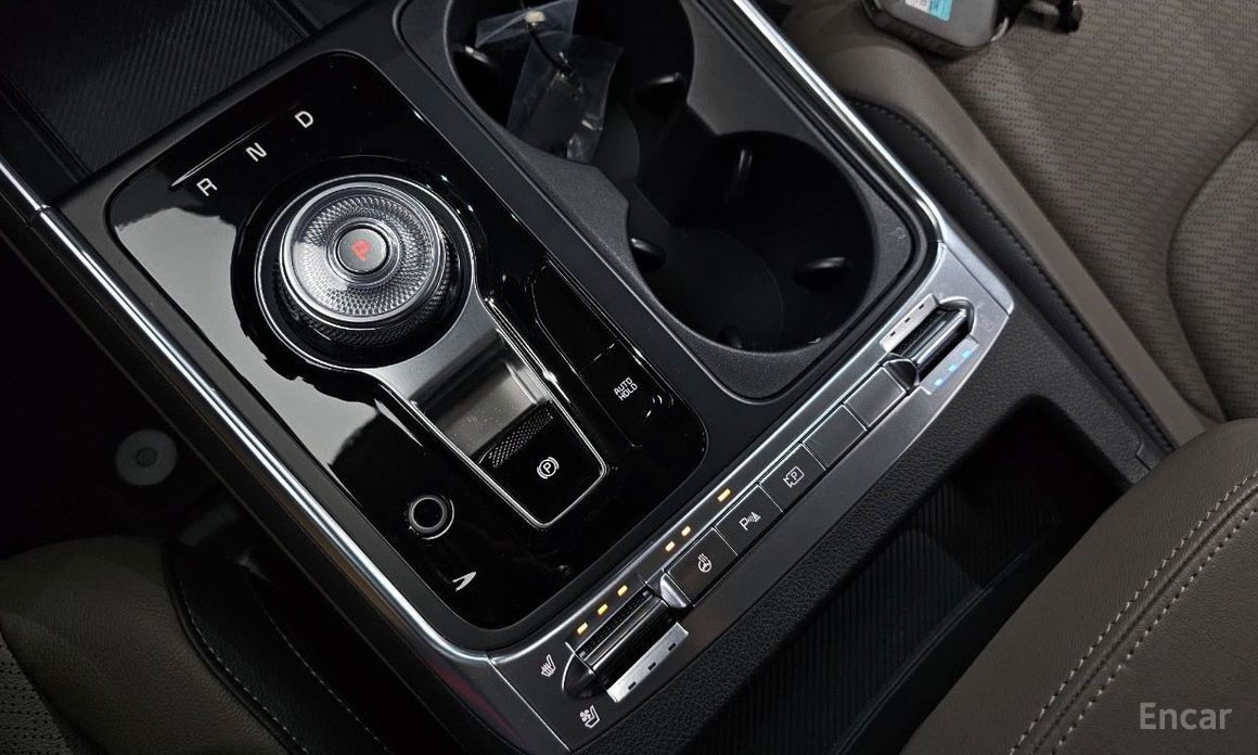 2025 Kia Carnival IV Рестайлинг Gasoline 9-Seater Signature с пробегом 4 740 км
