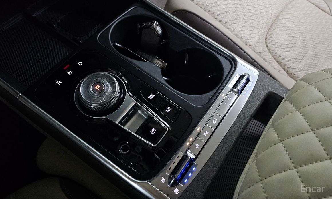 2024 Kia Carnival IV Рестайлинг Gasoline 9-Seater Signature с пробегом 8 678 км