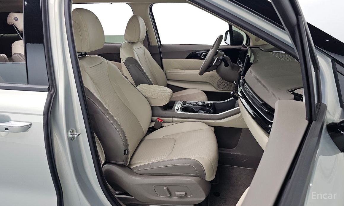 2024 Kia Carnival IV Рестайлинг Gasoline 9-Seater Signature с пробегом 8 678 км